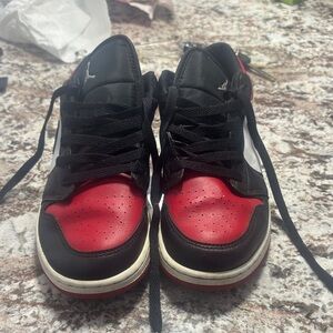 Jordan Women's Black and Red Low Top Sneakers